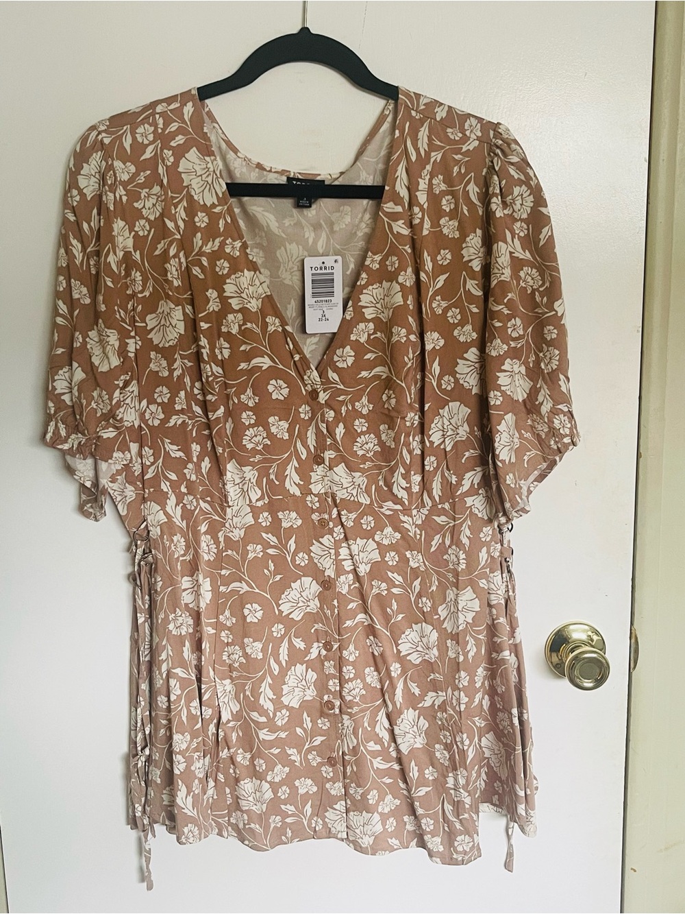 Torrid Tan Floral V-Neck Button Front Tunic